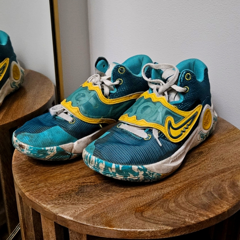 Youth NIKE shoes